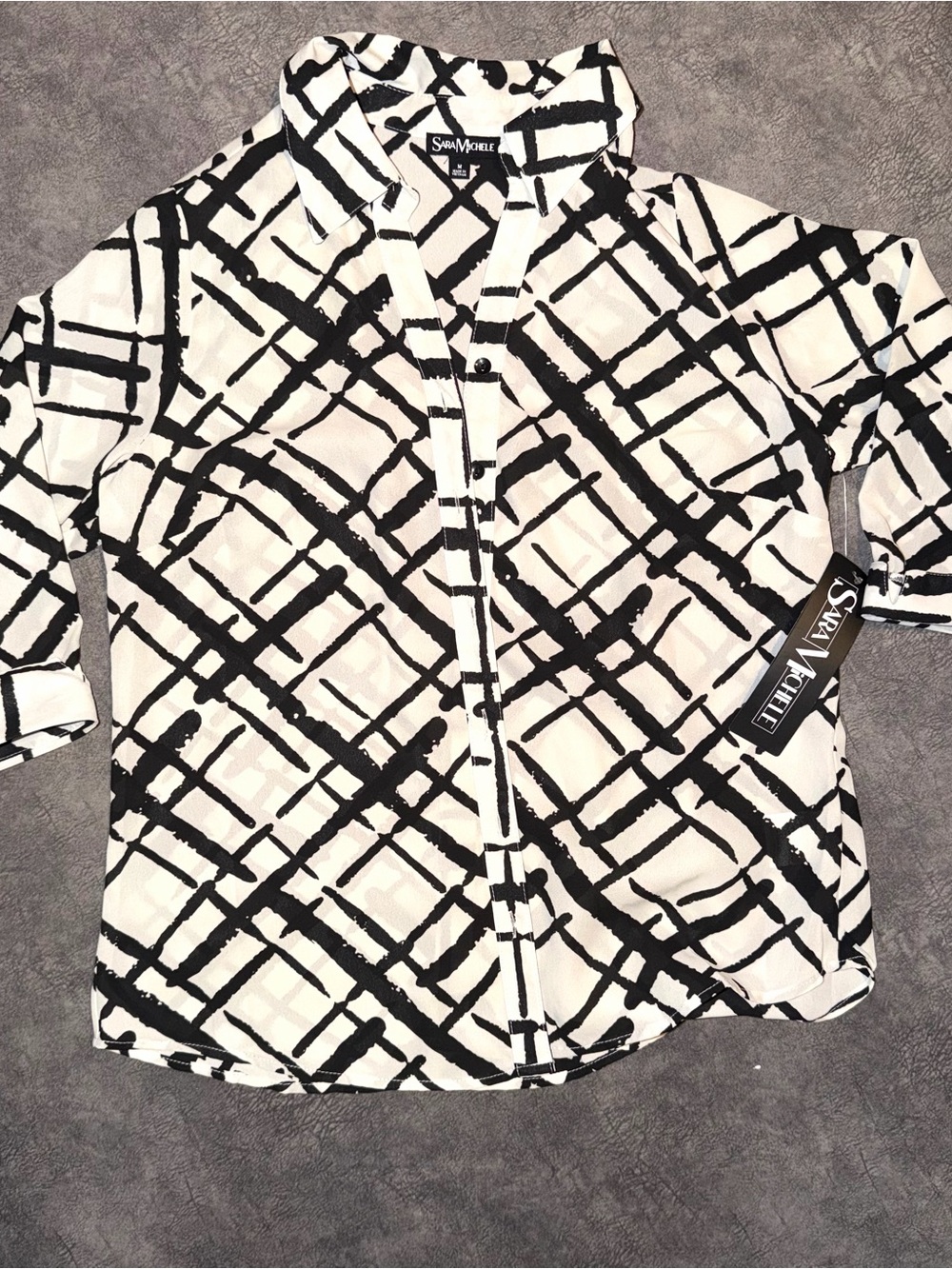 Sara Michelle Black & White Abstract Grid Button-Down Shirt medium